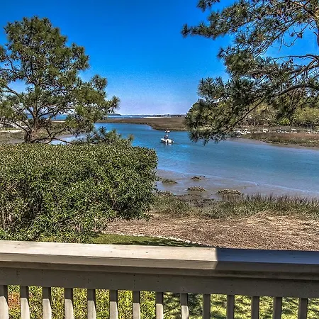 6 Braddock Cove Club Hotel